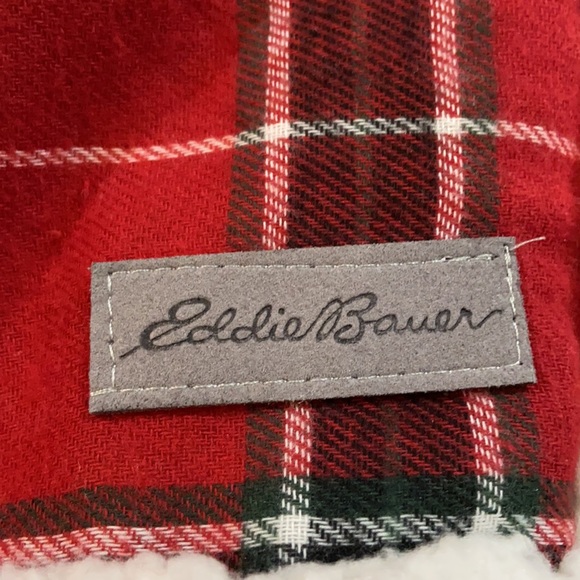 Eddie Bauer Flannel Reverse To Sherpa Throw - Picture 3 of 4